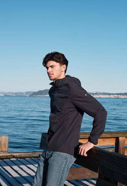 Scandinavian Edition Hood Onyx