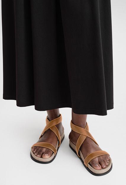 Toteme The Leather Chunky Sandal Tan