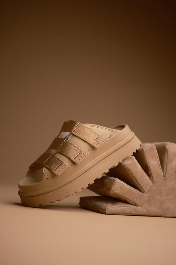 UGG GoldenGlow Slide Dark Sand-4